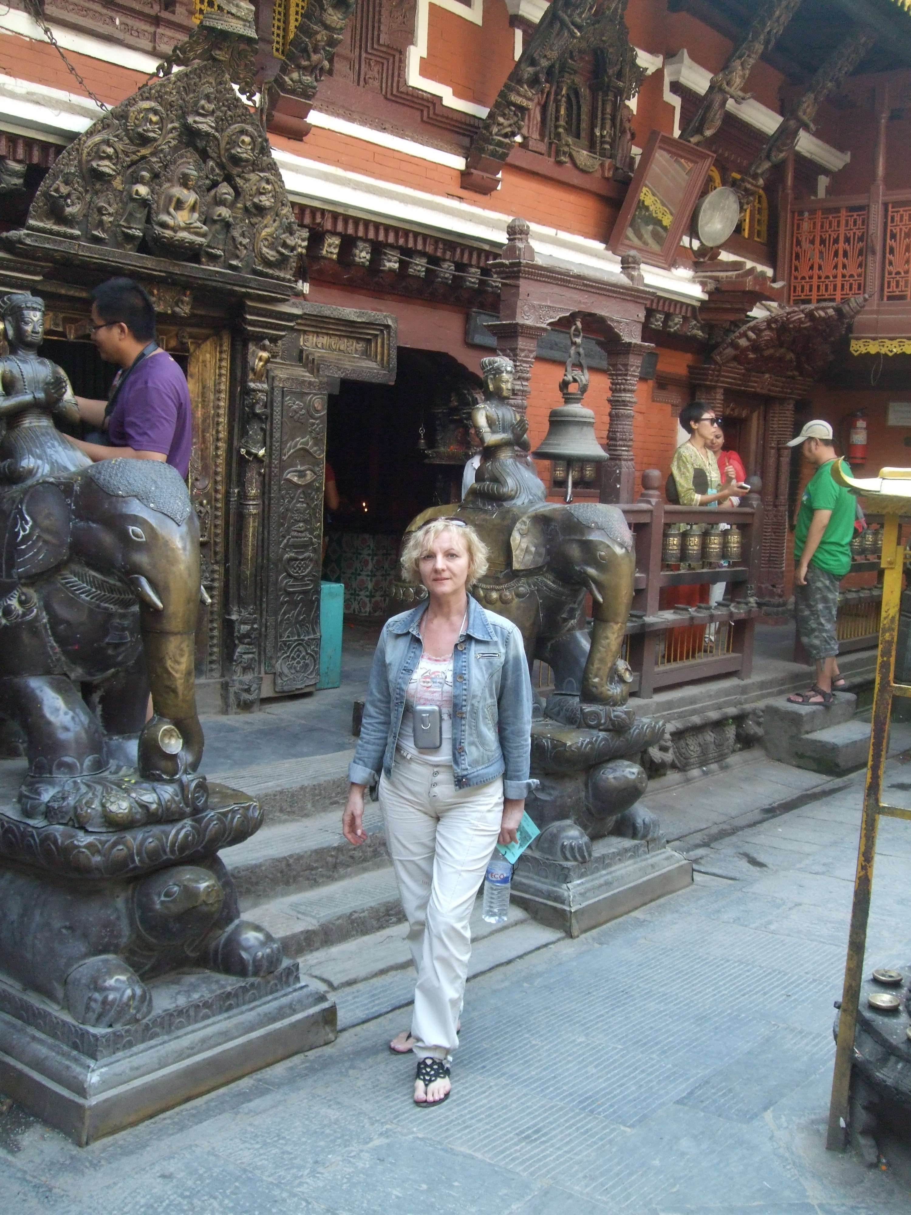 Путешествие по Непалу с прибором Биомедис